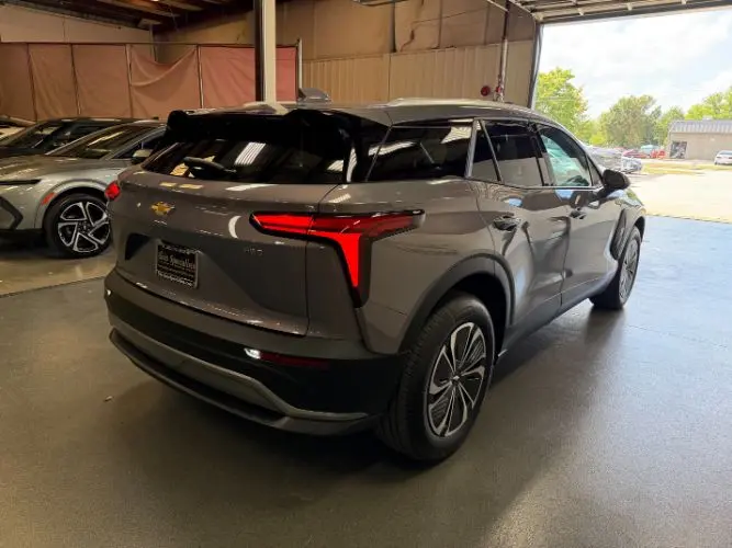 2024 Chevrolet Blazer EV LT AWD photo 5