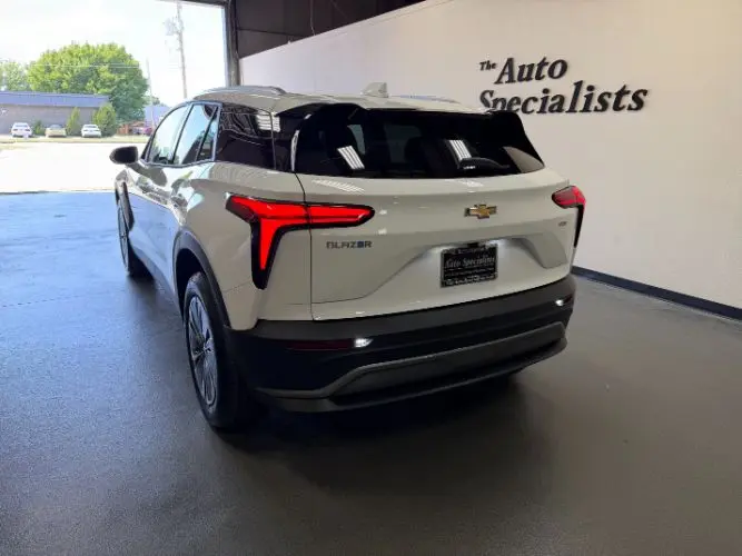 2024 Chevrolet Blazer EV LT AWD photo 3