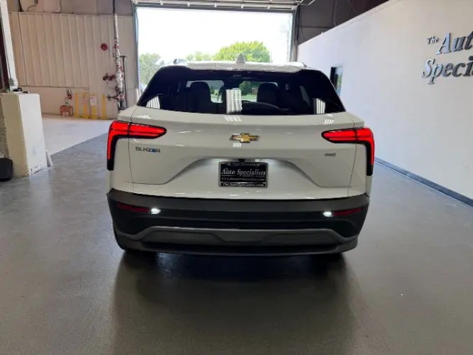 2024 Chevrolet Blazer EV LT AWD photo 4
