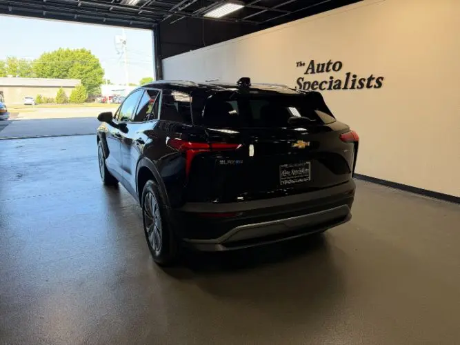 2024 Chevrolet Blazer EV LT AWD photo 3