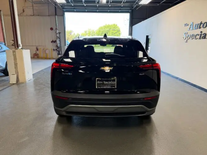 2024 Chevrolet Blazer EV LT AWD photo 4