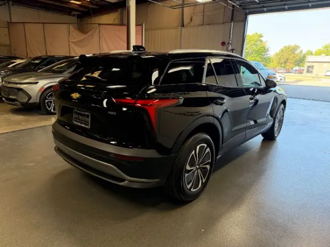 2024 Chevrolet Blazer EV LT AWD photo 5