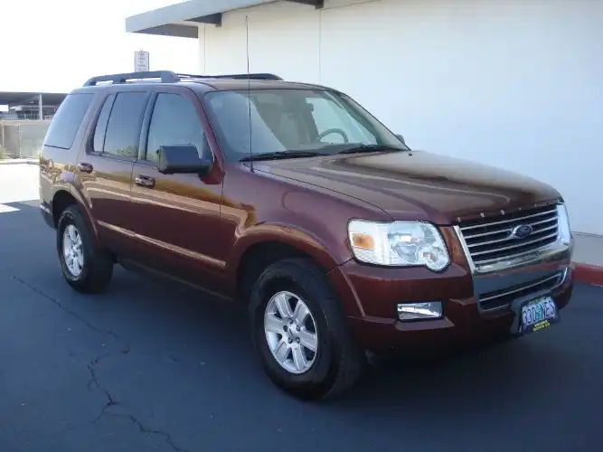2010 Ford Explorer XLT 4x4's photo