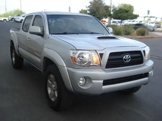 2010 Toyota Tacoma PreRunner Double Cab V6 5AT's photo