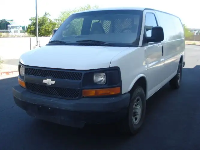 2008 Chevrolet Express 2500 Work Van HD's photo