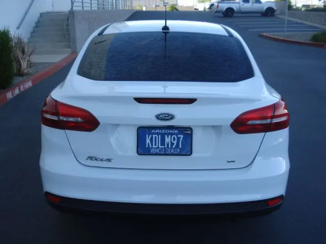 2018 Ford Focus Sedan SE photo 3