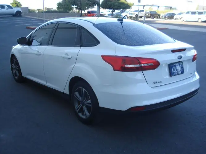 2018 Ford Focus Sedan SE photo 4