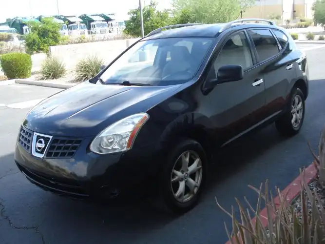 2010 Nissan Rogue SL FWD's photo
