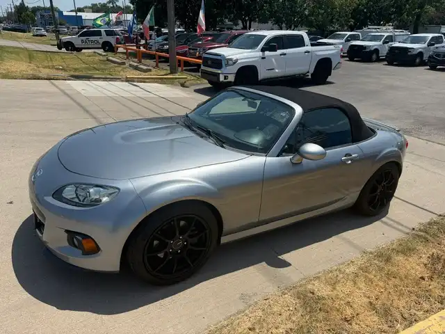 2015 Mazda MX-5 Miata 2.0 Sport's photo