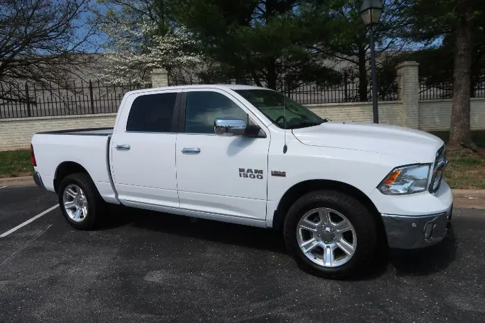 2018 RAM 1500 Lone Star Silver 4x4 Crew Cab 5'7 photo 5