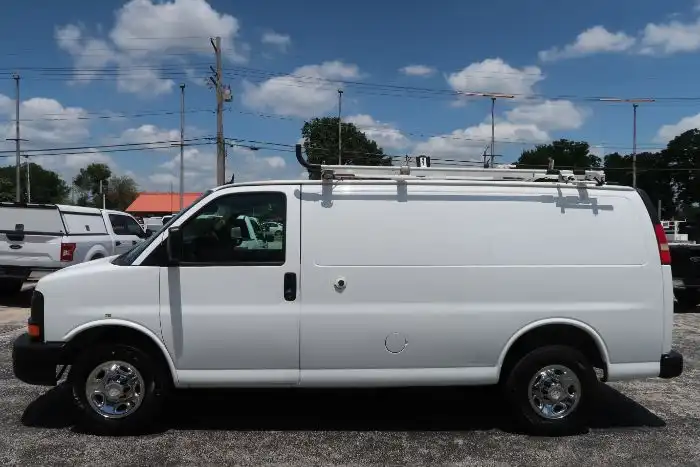 2015 Chevrolet Express 2500 Work Van HD's photo