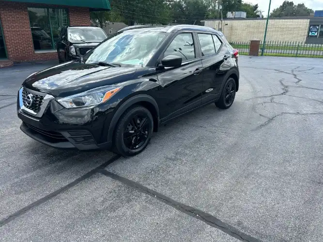 2019 Nissan Kicks 1.6 S's photo