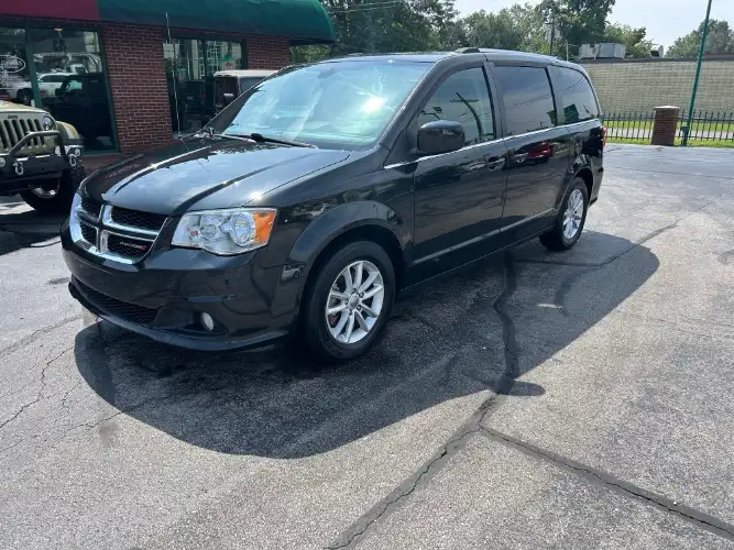 2019 Dodge Grand Caravan SXT's photo