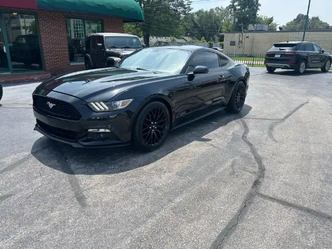 2017 Ford Mustang EcoBoost Coupe Premium's photo