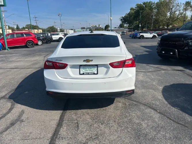 2020 Chevrolet Malibu LS photo 4