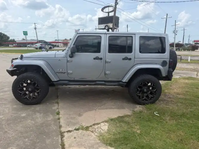 2016 Jeep Wrangler Sahara's photo