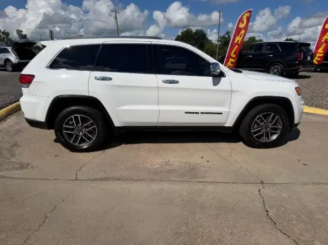 2020 Jeep Grand Cherokee Limited's photo
