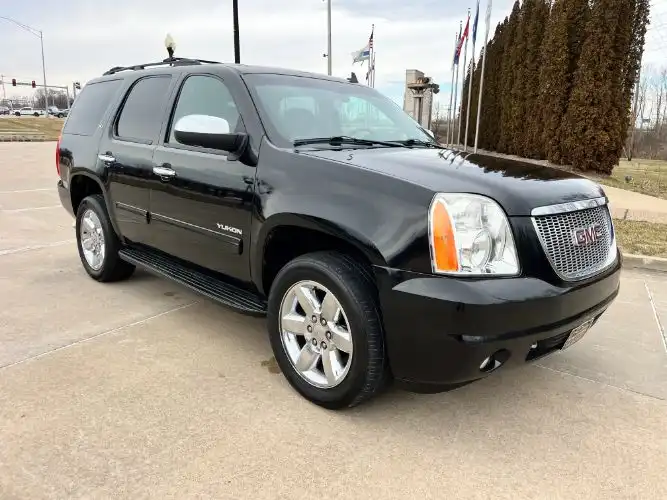 2009 GMC Yukon 4WD SLT1's photo