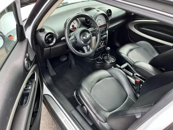 2014 MINI Paceman Base photo 5