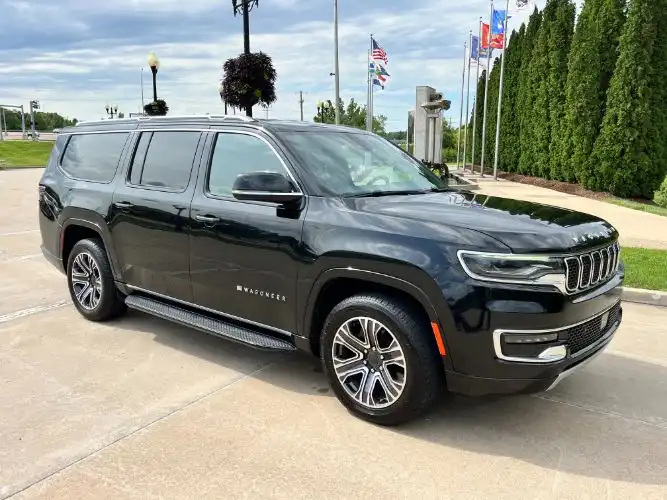 2023 Jeep Wagoneer L Series II 4WD's photo