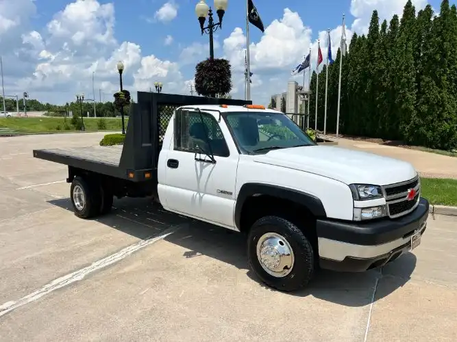 2006 Chevrolet Silverado HD 2WD Regular Cab Work Truck SWB's photo