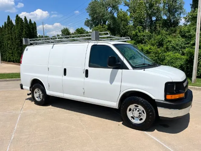 2015 Chevrolet Express 3500 Work Van HD photo 4