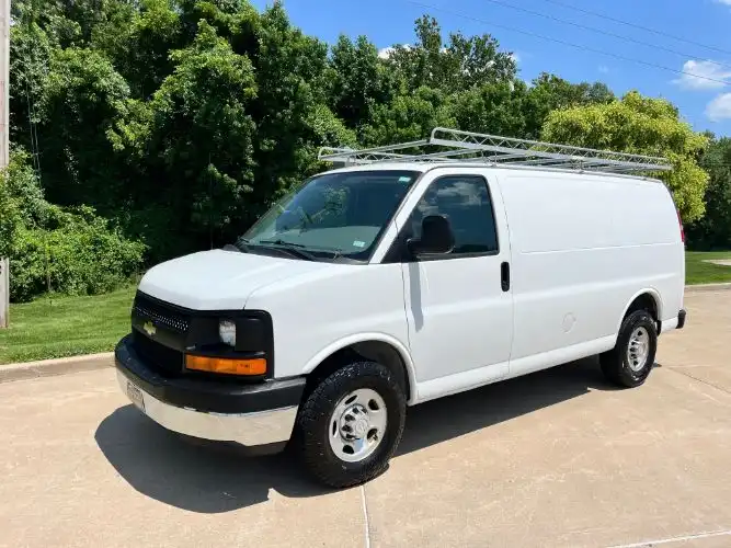 2015 Chevrolet Express 3500 Work Van HD's photo