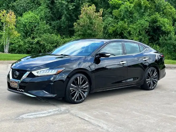 2021 Nissan Maxima SV's photo