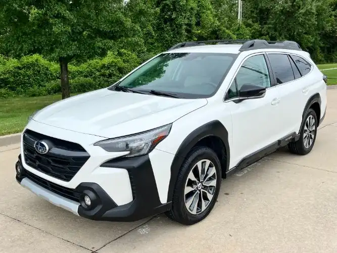 2024 Subaru Outback Limited's photo