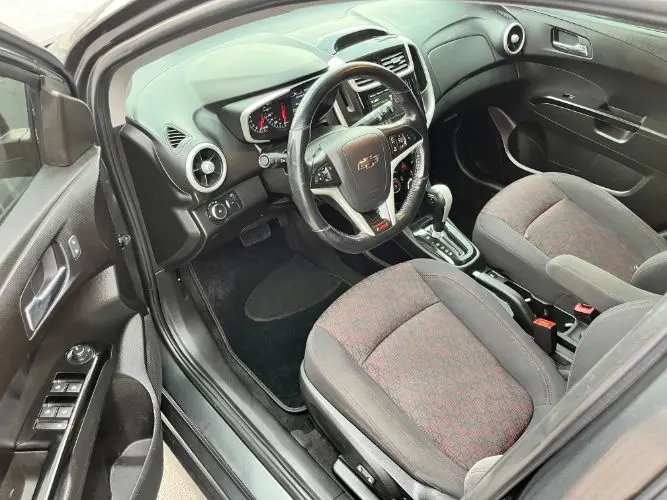 2019 Chevrolet Sonic 5dr LT RS Automatic photo 5