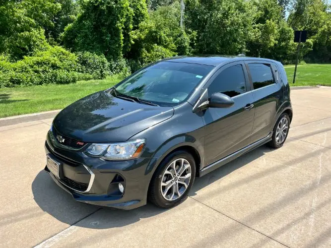 2019 Chevrolet Sonic 5dr LT RS Automatic photo 4