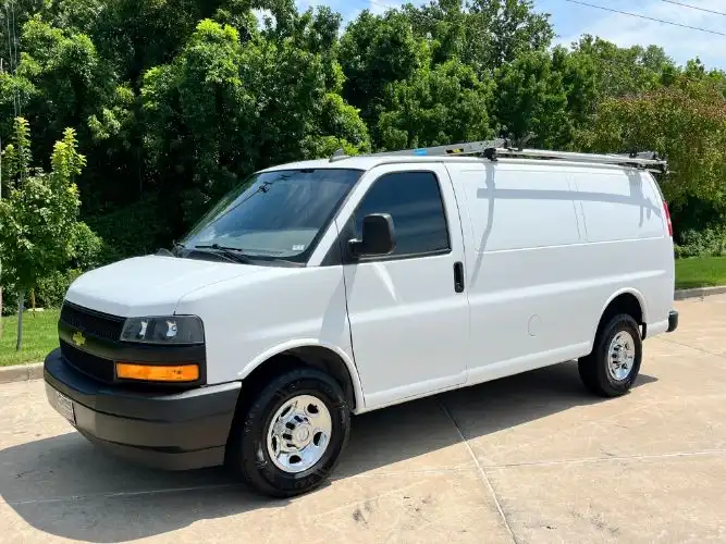 2021 Chevrolet Express 3500 Work Van HD's photo