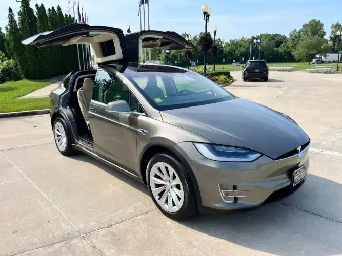 2016 Tesla Model X P90D's photo