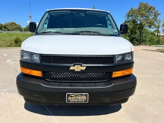 2022 Chevrolet Express Work Van HD 2500 photo 5
