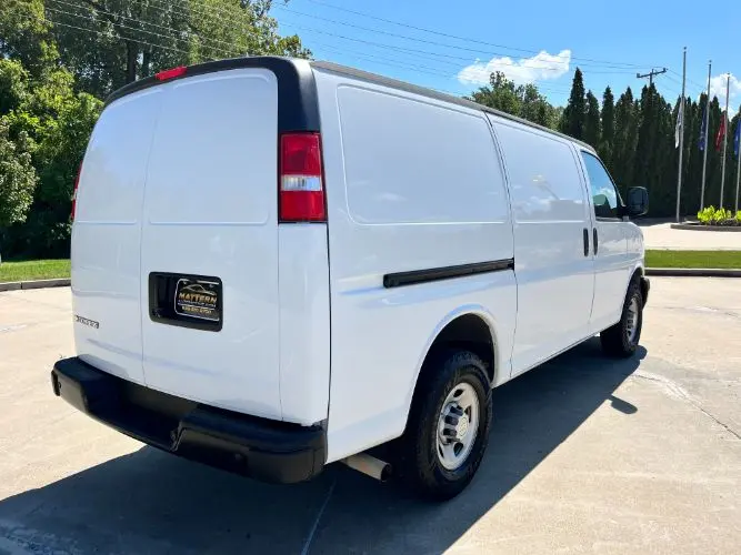2022 Chevrolet Express Work Van HD 2500 photo 3