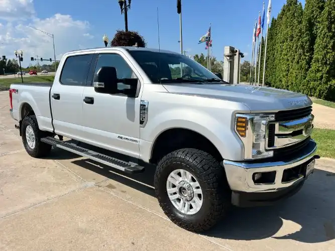 2019 Ford F-250 XLT 4WD Crew Cab 6-3/4' Box's photo