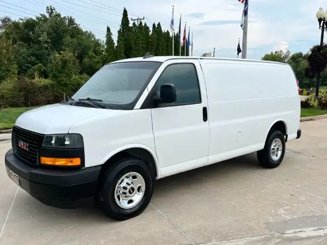 2023 GMC Savana 2500's photo