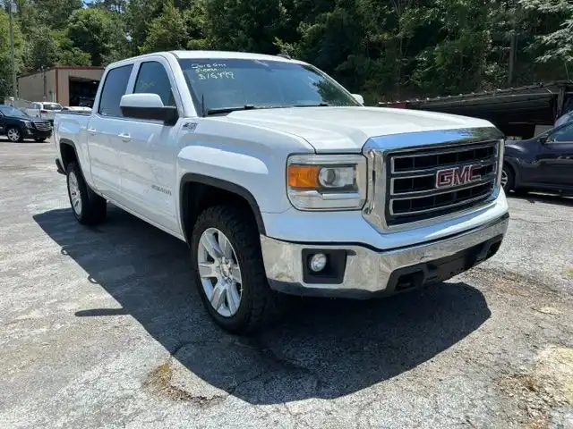 2015 GMC Sierra 4WD Crew Cab SLE SWB's photo
