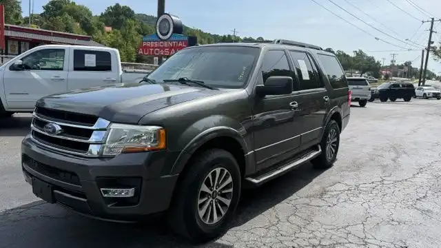 2017 Ford Expedition XLT's photo