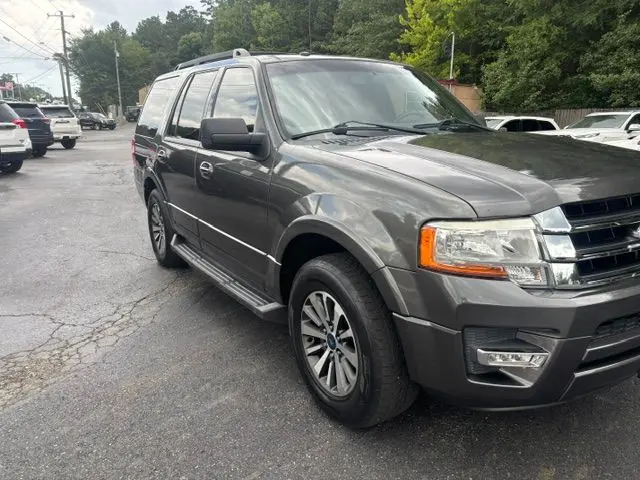 2017 Ford Expedition XLT photo 3