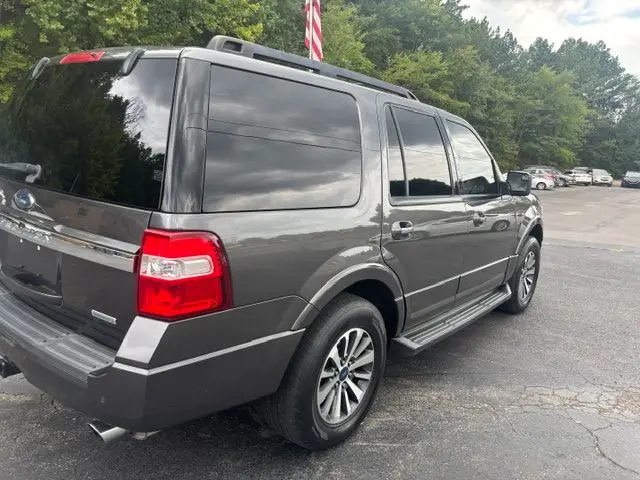 2017 Ford Expedition XLT photo 4