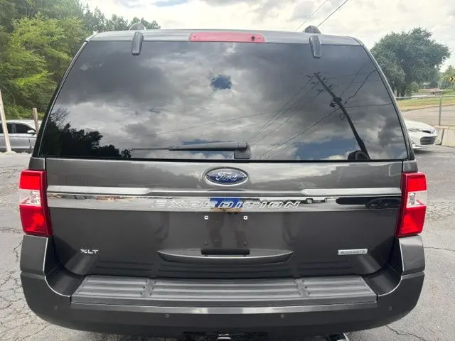 2017 Ford Expedition XLT photo 5