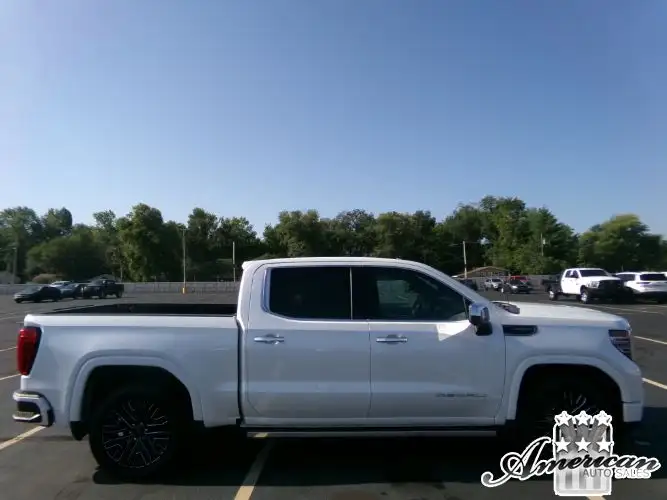 2022 GMC Sierra 4WD Crew Cab Short Box Denali Ultimate's photo