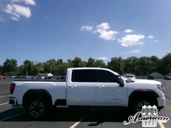 2022 GMC Sierra 4WD Crew Cab Standard Box AT4's photo