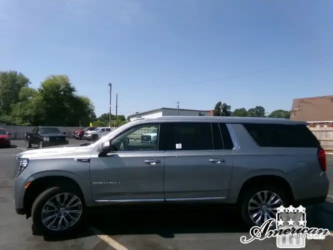 2023 GMC Yukon Denali AWD's photo