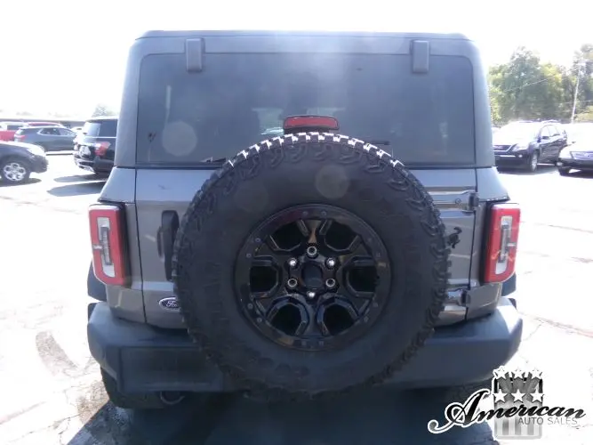 2023 Ford Bronco Wildtrak 4WD photo 3
