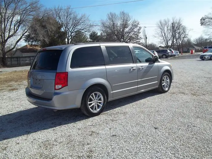 2016 Dodge Grand Caravan SXT photo 4