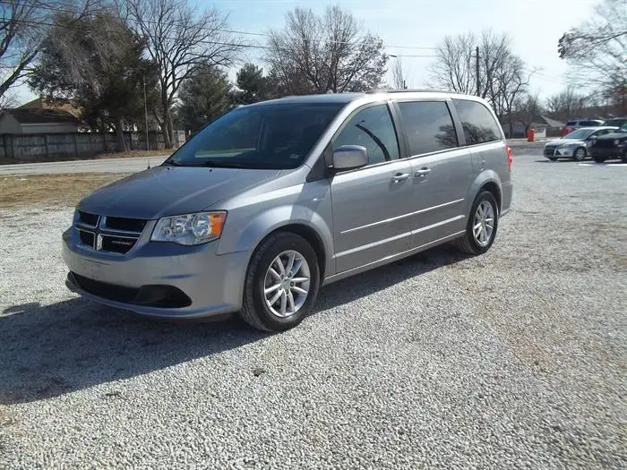 2016 Dodge Grand Caravan SXT photo 1