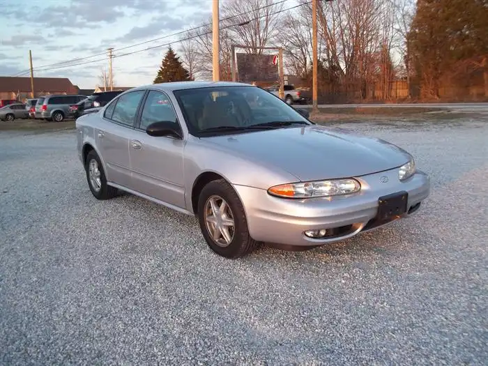 2003 Oldsmobile Alero GL1's photo