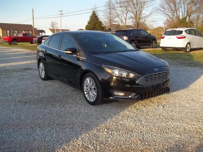 2016 Ford Focus Sedan Titanium's photo
